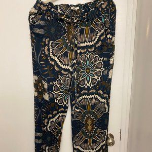 Patterned pants